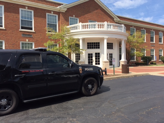 A Shaker Heights police car sits outside the main entrance of the high school. “There wasn’t a threat to students’ safety in the building,” Principal Jonathan Kuehnle said. “According to the police, there was no need for a lockdown … just the heightened security that went into keeping an eye on the entrances and exits.”