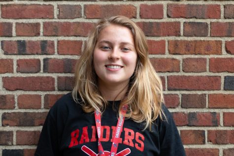 Mae Nagusky, Web Managing Editor