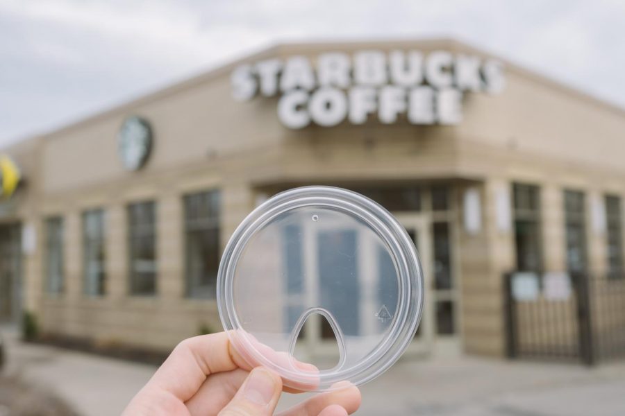 Starbucks+announced+July+9+that+they+would+adopt+a+new+plastic+lid+for+cold+beverages+by+2020.+The+new+lid+does+not+feature+a+perforated+hole+for+a+straw.+Instead+there%E2%80%99s+raised+plastic+spout.