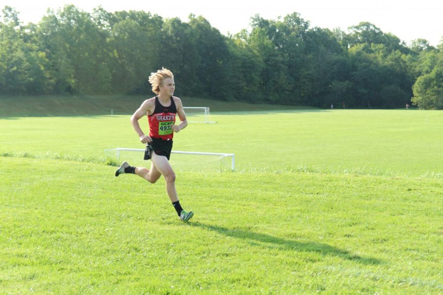 Junior Maclin Stupay competes in the mens varsity race at the US Tri-Meet.