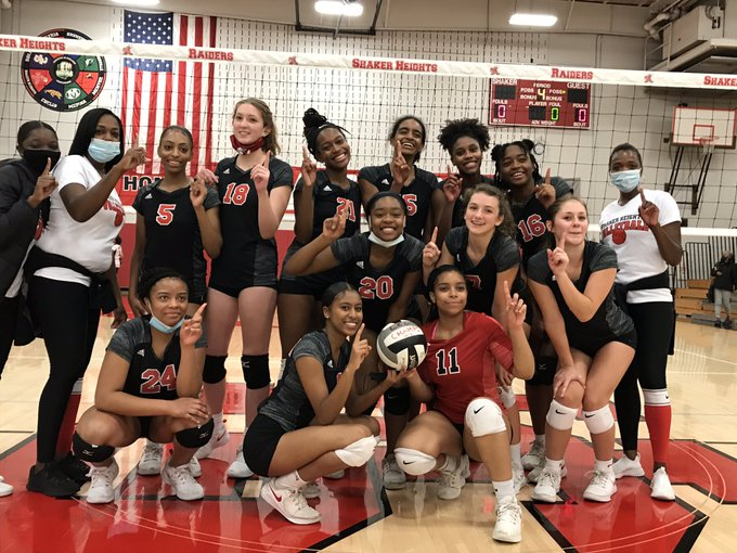 The volleyball team celebrates after winning the LEL Conference Championship.