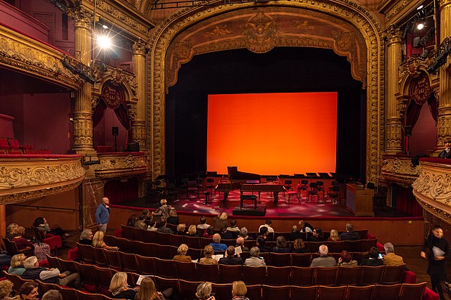 640px-Grand_Théâtre_Tours_-_Scène_et_parterre